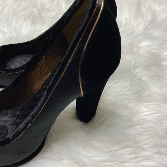 BCBGMAXAZRIA Satin and Velvet Chunky Heels 6 1/2 B - Picture 4 of 5
